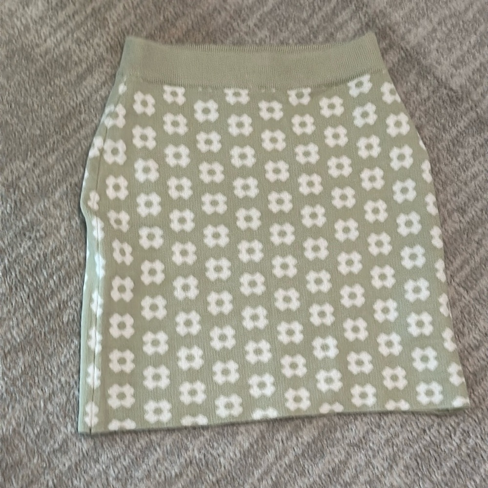 Princess Polly green knit mini skirt size 0